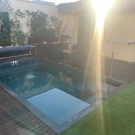 Lägenhet Dans De Bien Etre Avec Jacuzzi Et Piscine Chauffee *