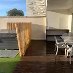Dans De Bien Etre Avec Jacuzzi Et Piscine Chauffee 아파트