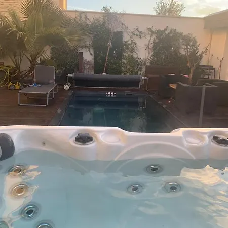 Apartment Exceptionnel 3 De Plein Pieds Pouvant Accueillir Jusqu A 8 Personnes A 2 Pas De La Et Du Centre Dans De Bien Etre Avec Jacuzzi Et Piscine Chauffee Palavas-les-Flots