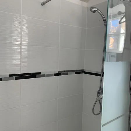 Exceptionnel 3 De Plein Pieds Pouvant Accueillir Jusqu A 8 Personnes A 2 Pas De La Et Du Centre Dans De Bien Etre Avec Jacuzzi Et Piscine Chauffee Apartment Palavas-les-Flots