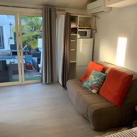 Apartment Exceptionnel 3 De Plein Pieds Pouvant Accueillir Jusqu A 8 Personnes A 2 Pas De La Et Du Centre Dans De Bien Etre Avec Jacuzzi Et Piscine Chauffee *