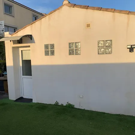 Exceptionnel 3 De Plein Pieds Pouvant Accueillir Jusqu A 8 Personnes A 2 Pas De La Et Du Centre Dans De Bien Etre Avec Jacuzzi Et Piscine Chauffee Apartment Palavas-les-Flots