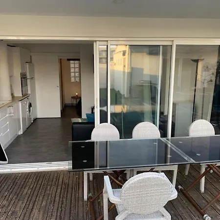 Apartment Exceptionnel 3 De Plein Pieds Pouvant Accueillir Jusqu A 8 Personnes A 2 Pas De La Et Du Centre Dans De Bien Etre Avec Jacuzzi Et Piscine Chauffee *