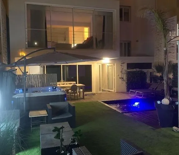 Logement Dans Une Residence De Bien Etre Avec Jacuzzi Et Piscine Chauffee * Палава-ле-Фло
