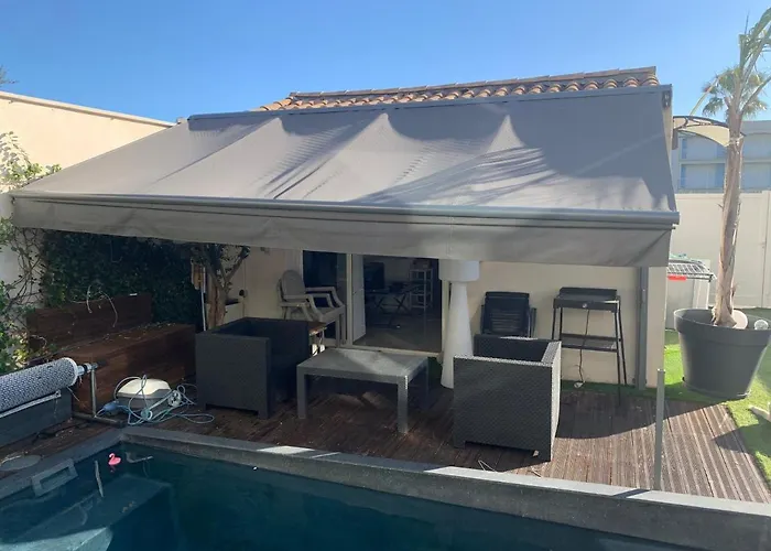Апартаменты Logement Dans Une Residence De Bien Etre Avec Jacuzzi Et Piscine Chauffee Палава-ле-Фло