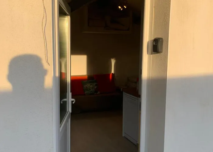 Апартаменты Logement Dans Une Residence De Bien Etre Avec Jacuzzi Et Piscine Chauffee *