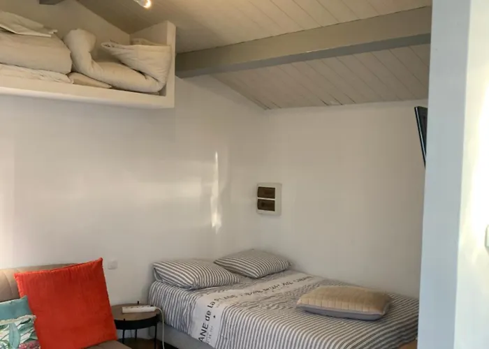 Logement Dans Une Residence De Bien Etre Avec Jacuzzi Et Piscine Chauffee