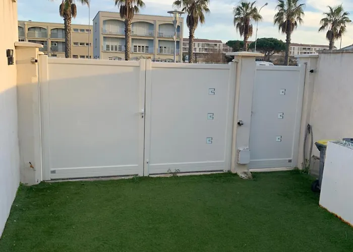 Logement Dans Une Residence De Bien Etre Avec Jacuzzi Et Piscine Chauffee *
