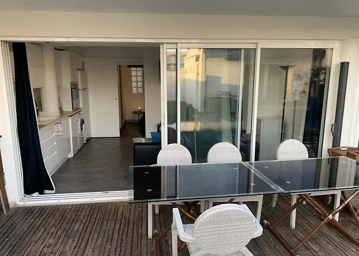Апартаменты Logement Dans Une Residence De Bien Etre Avec Jacuzzi Et Piscine Chauffee *